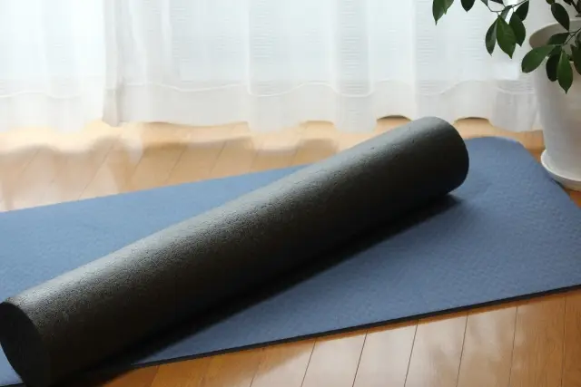 【基礎編】ストレッチポールってどうやって使うのが効果的?オブジェになりがちなストレッチポールで今すぐ実践活用法5選